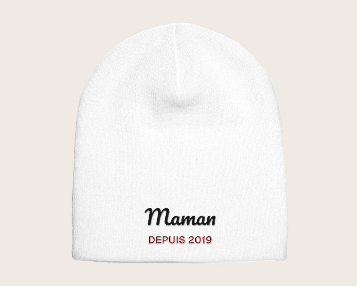 Bonnet brodé « Maman depuis… » personnalisé – blanc
