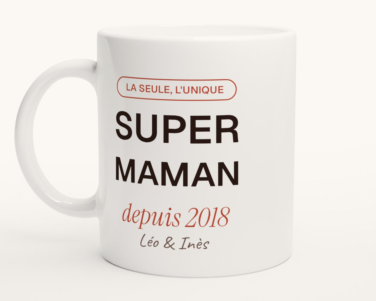 Mug personnalisé « Super Maman » avec l'année et les prénoms – photo produit