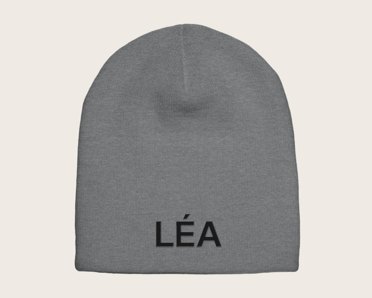 Bonnet personnalisé brodé avec votre texte – gris chiné