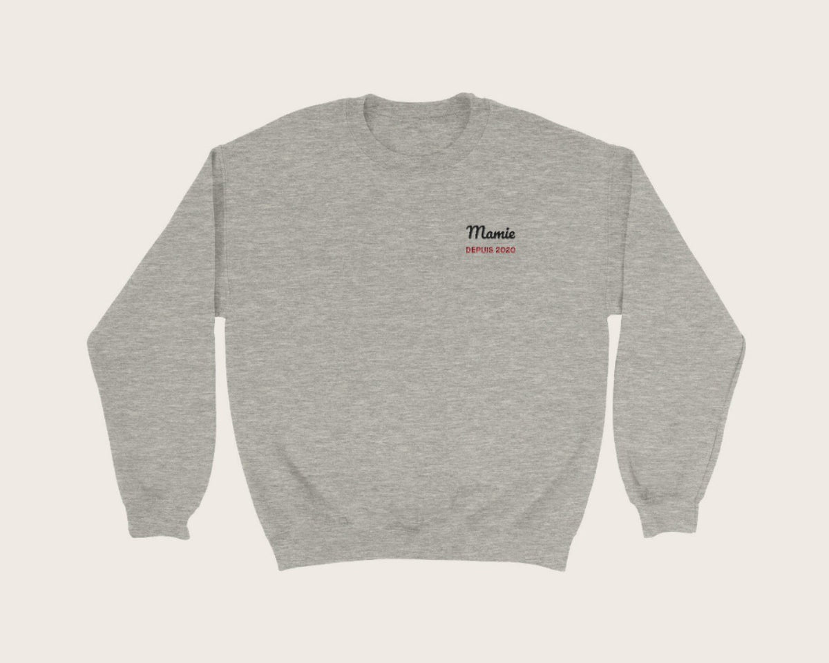 Sweat brodé « Mamie depuis… » personnalisé – sweat col rond gris chiné