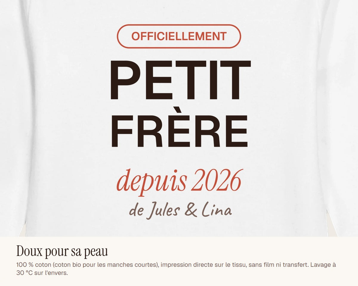 Body « Petit frère » personnalisé avec les prénoms – gros plan sur l'impression