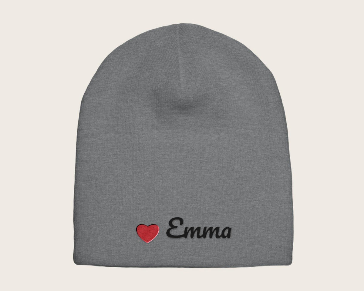 Bonnet brodé prénom et petit cœur – gris chiné
