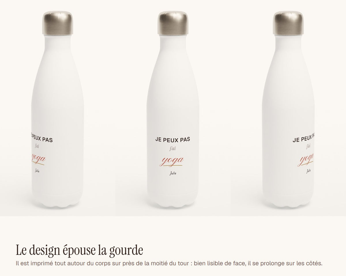Gourde « Je peux pas, j'ai yoga » personnalisée – le design vu de face et de côté