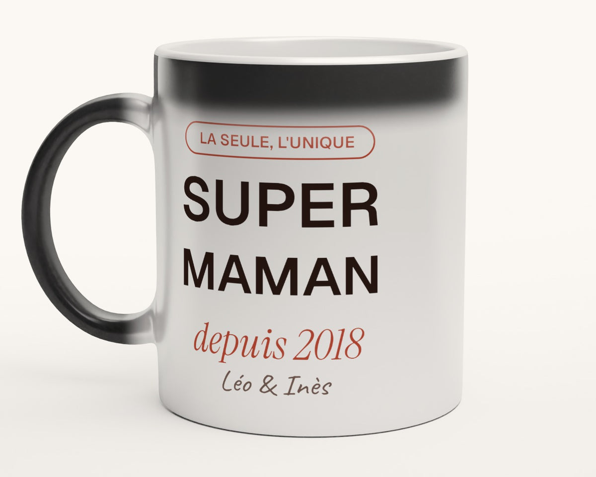 Mug personnalisé « Super Maman » avec l'année et les prénoms – mug magique