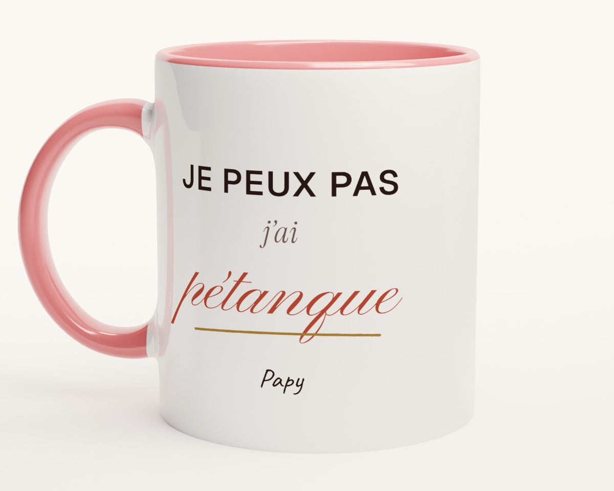 Mug humour « Je peux pas, j'ai pétanque » personnalisé – intérieur et anse roses