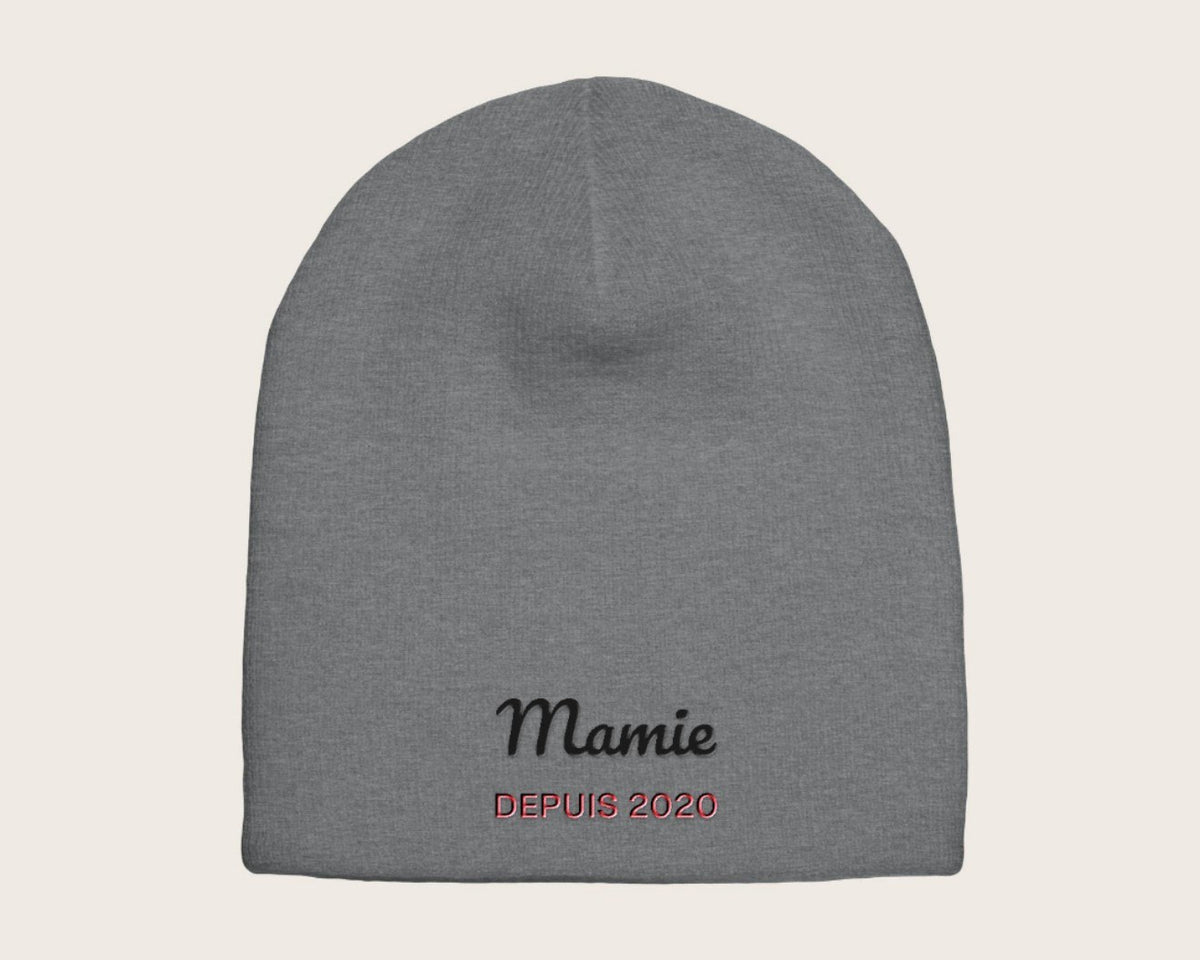 Bonnet brodé « Mamie depuis… » personnalisé – gris chiné