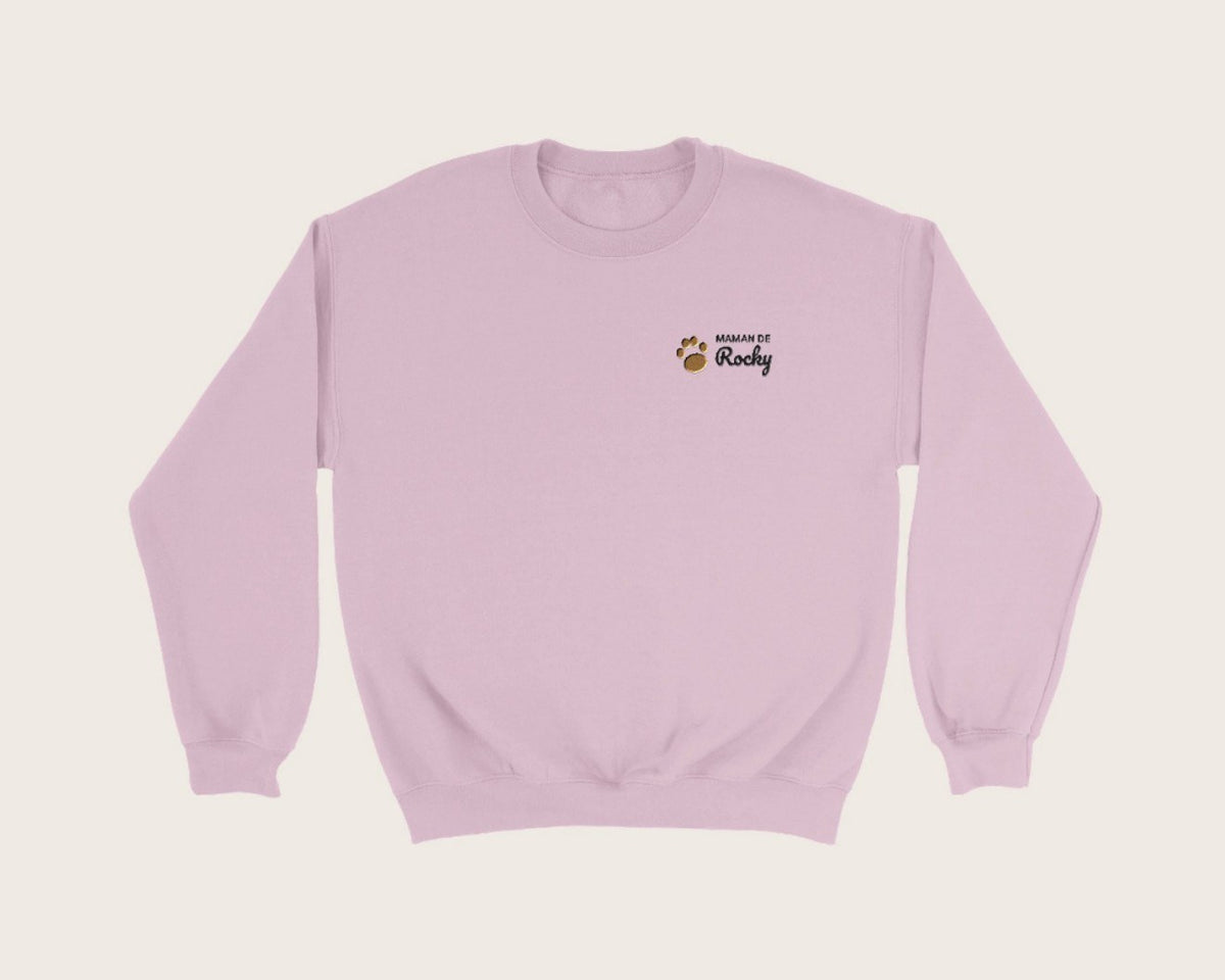 Sweat brodé « Maman de » avec le nom de votre chien – sweat col rond rose clair