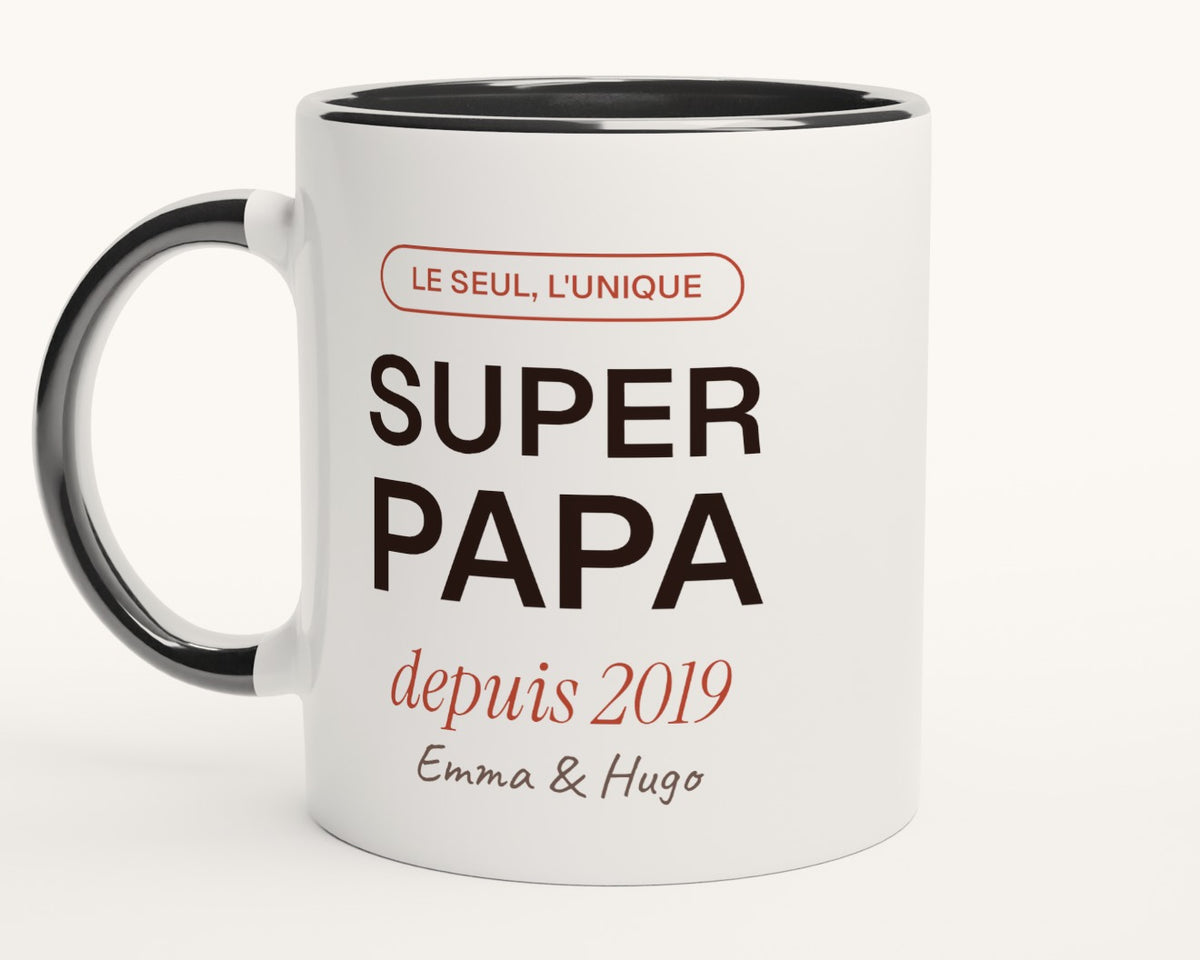 Mug personnalisé « Super Papa » avec l'année et les prénoms – intérieur et anse noirs
