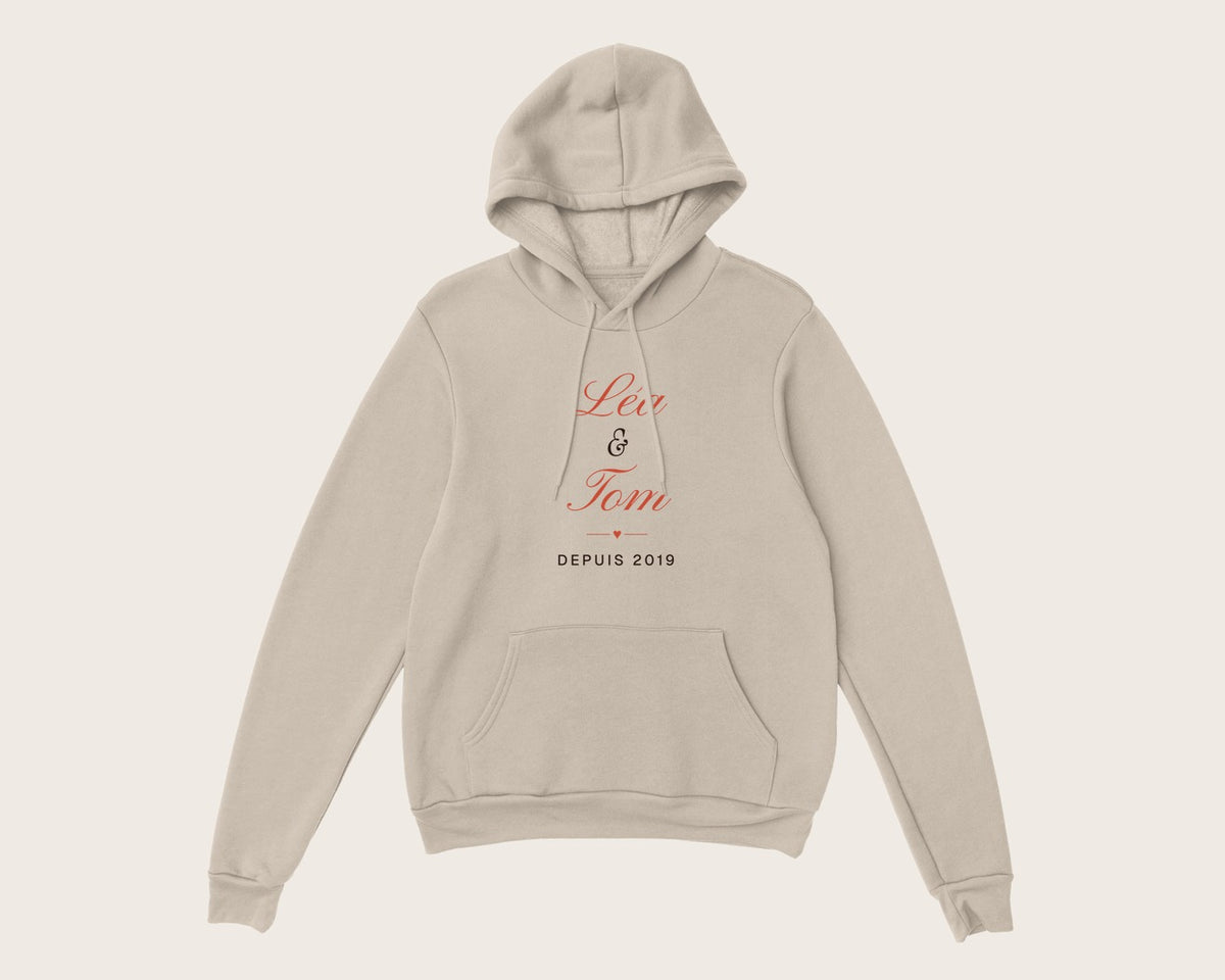 Sweat couple personnalisé avec vos prénoms – sweat à capuche sable
