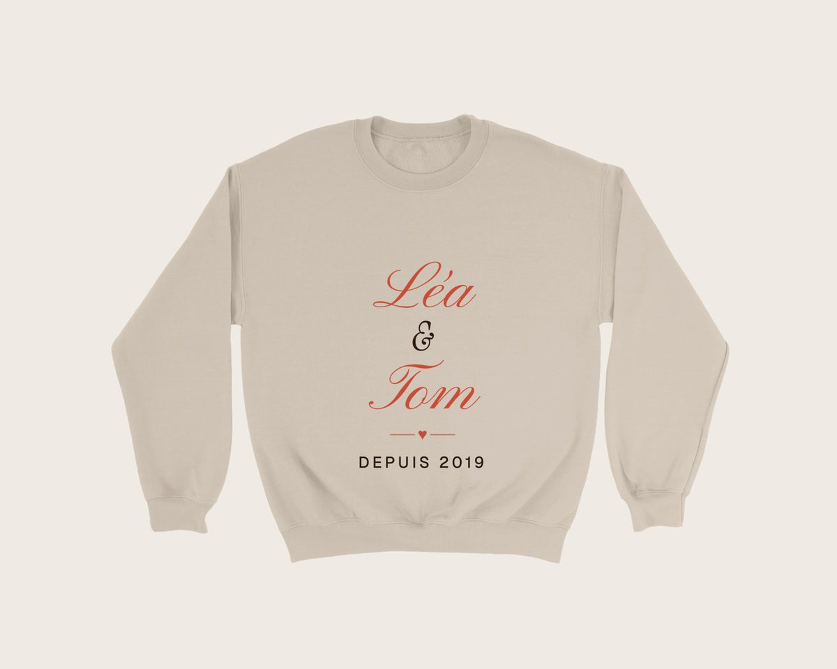 Sweat couple personnalisé avec vos prénoms – sweat col rond sable