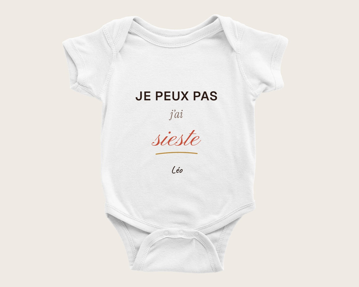 Body bébé « Je peux pas, j'ai sieste » personnalisé – body manches courtes blanc