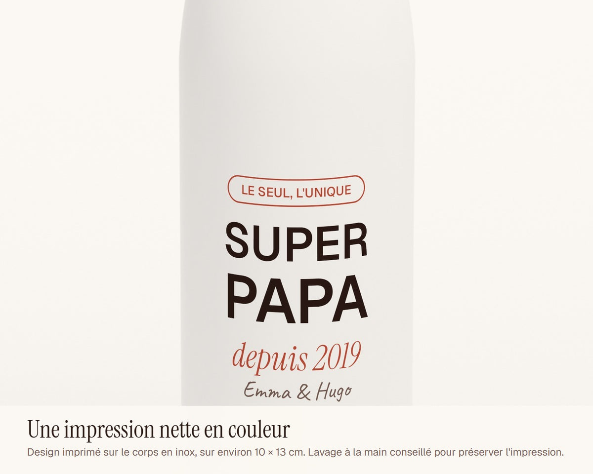 Gourde « Super Papa » personnalisée avec les prénoms – gros plan sur l'impression