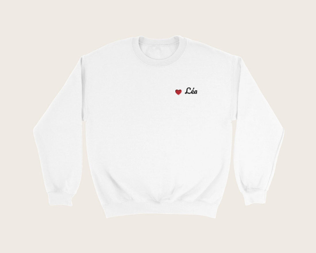 Sweat brodé prénom et petit cœur