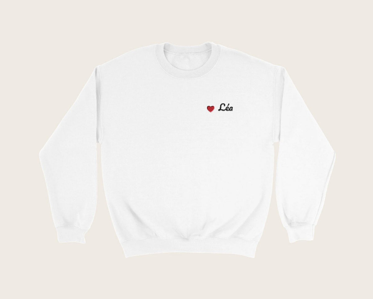 Sweat brodé prénom et petit cœur