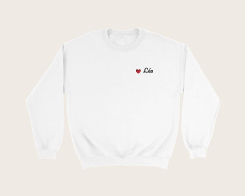Sweat brodé prénom et petit cœur