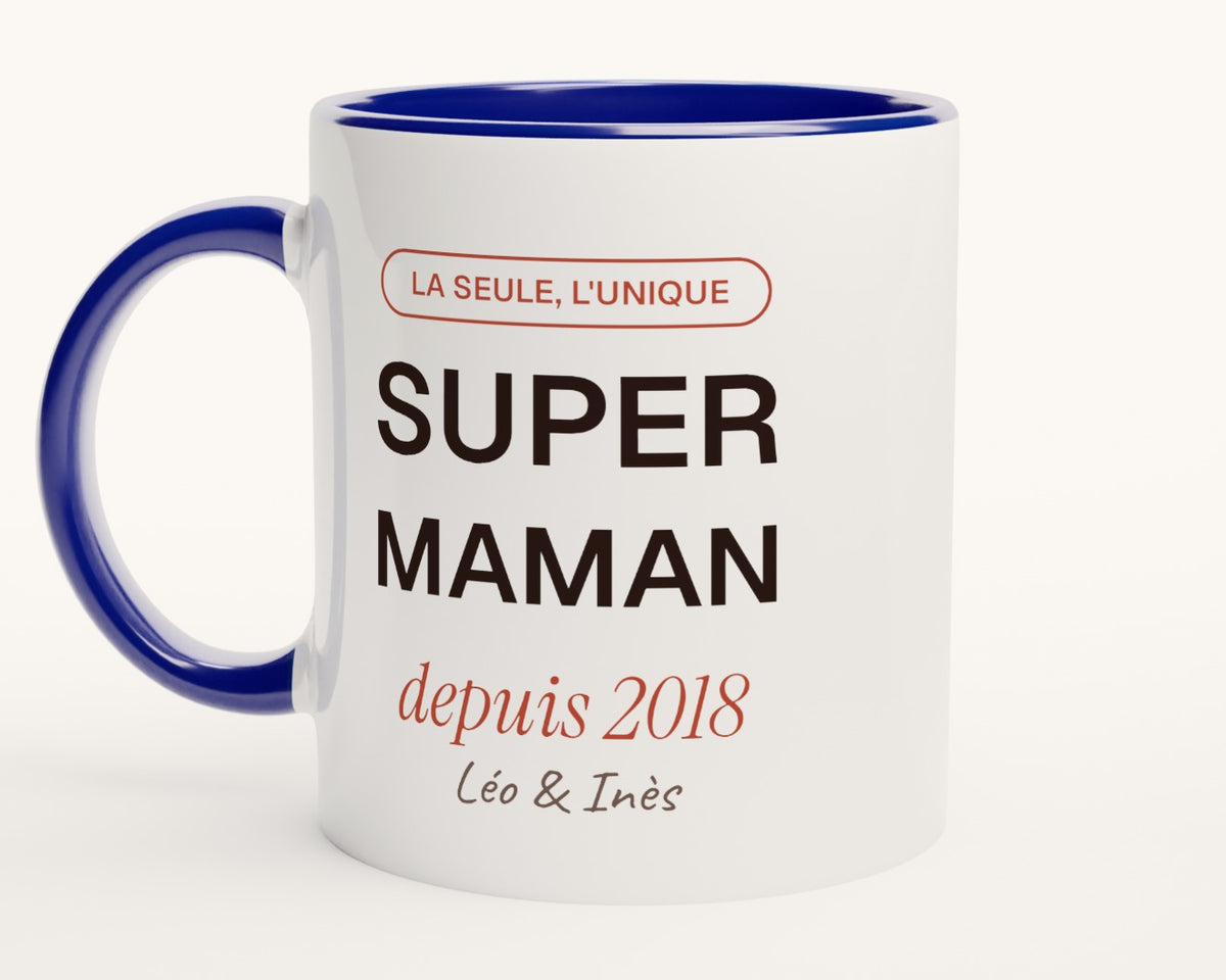 Mug personnalisé « Super Maman » avec l'année et les prénoms – intérieur et anse bleus
