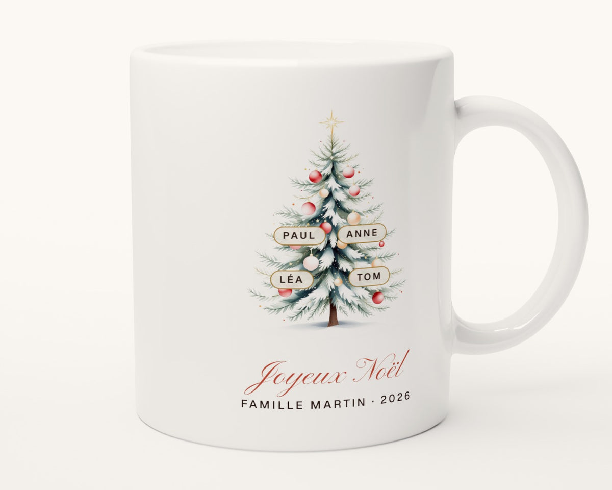 Mug sapin de Noël personnalisé avec les prénoms de la famille – autre face, anse à droite