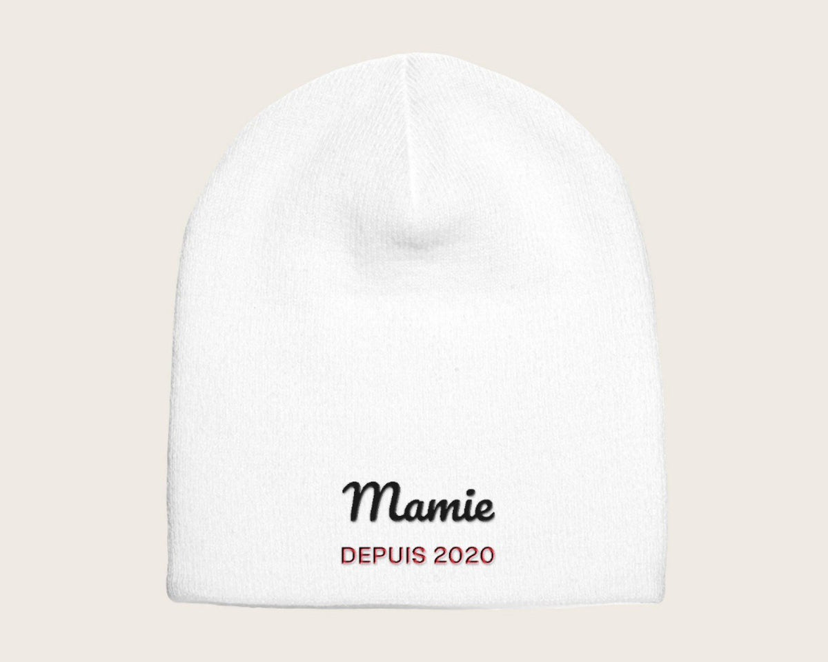 Bonnet brodé « Mamie depuis… » personnalisé – blanc