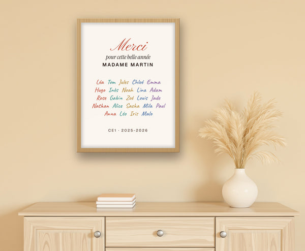 Affiche « Merci » avec les prénoms de toute la classe – mise en situation, encadrée au mur