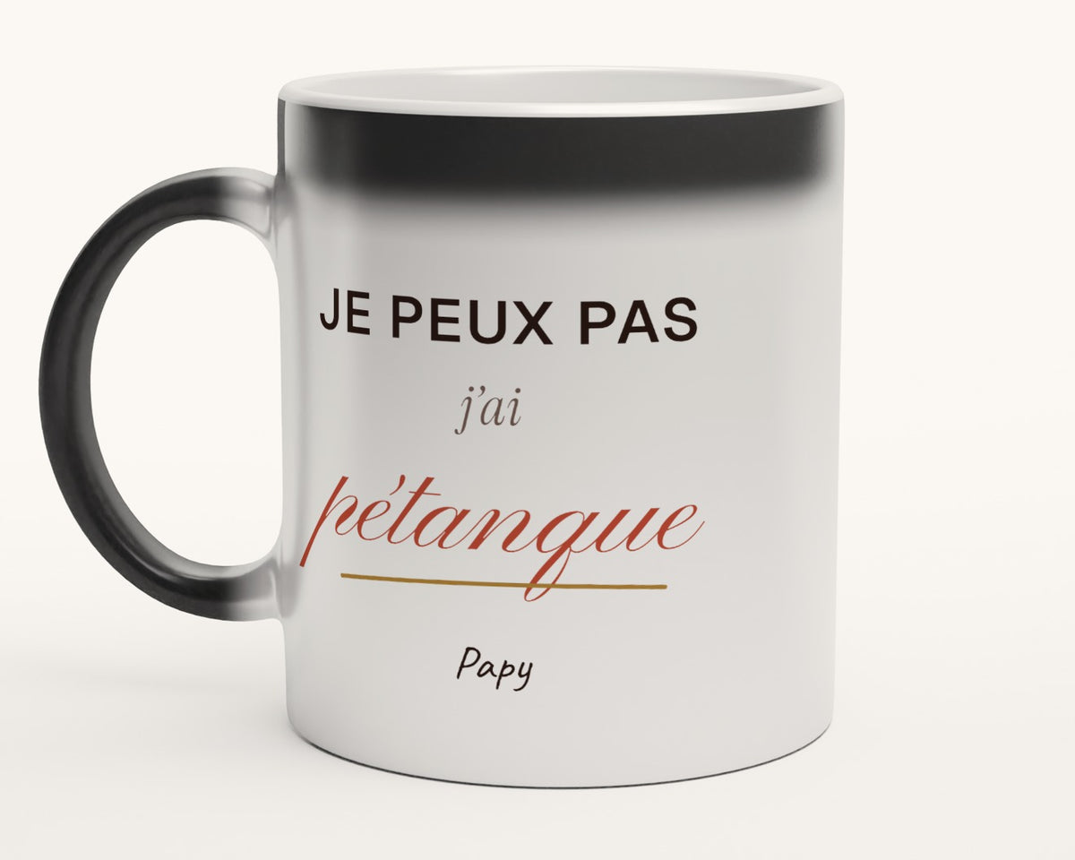 Mug humour « Je peux pas, j'ai pétanque » personnalisé – mug magique