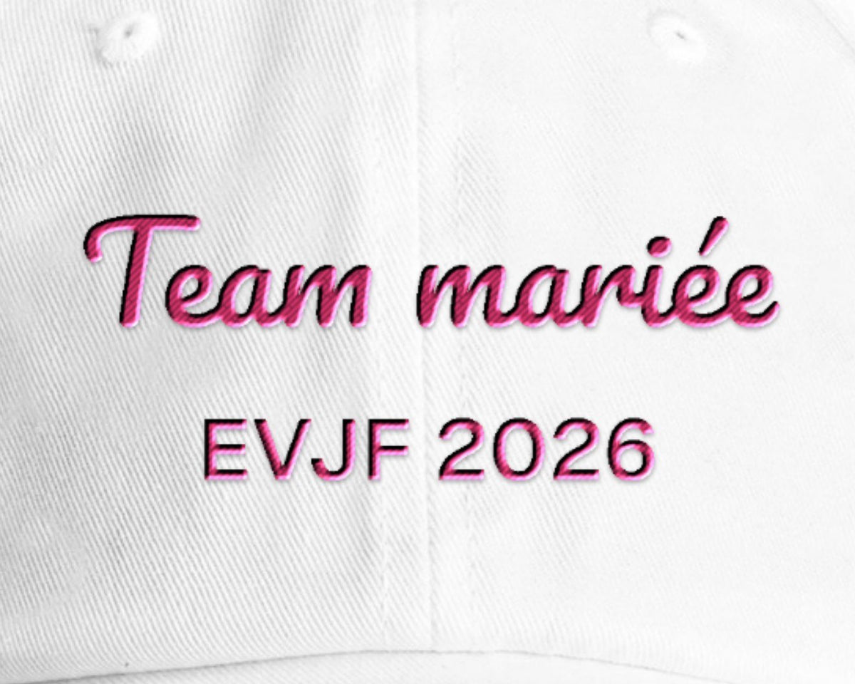 Gros plan sur la broderie : Casquette EVJF brodée « Team mariée » personnalisée