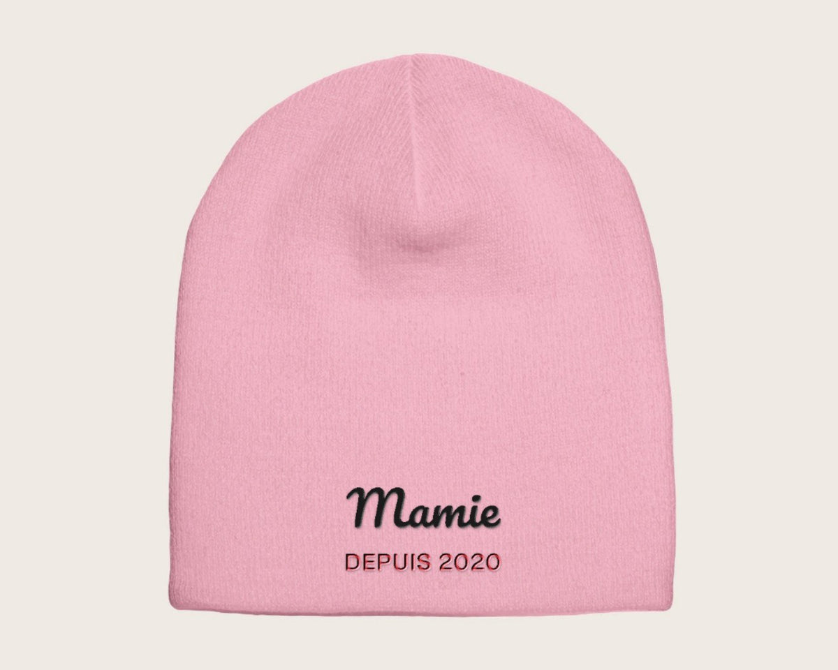 Bonnet brodé « Mamie depuis… » personnalisé – rose pâle