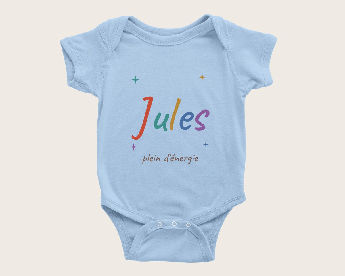 Body bébé personnalisé avec son prénom en couleurs – body manches courtes bleu
