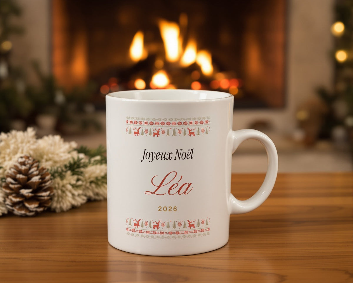 Mug « Pull de Noël » personnalisé avec prénom – mise en situation