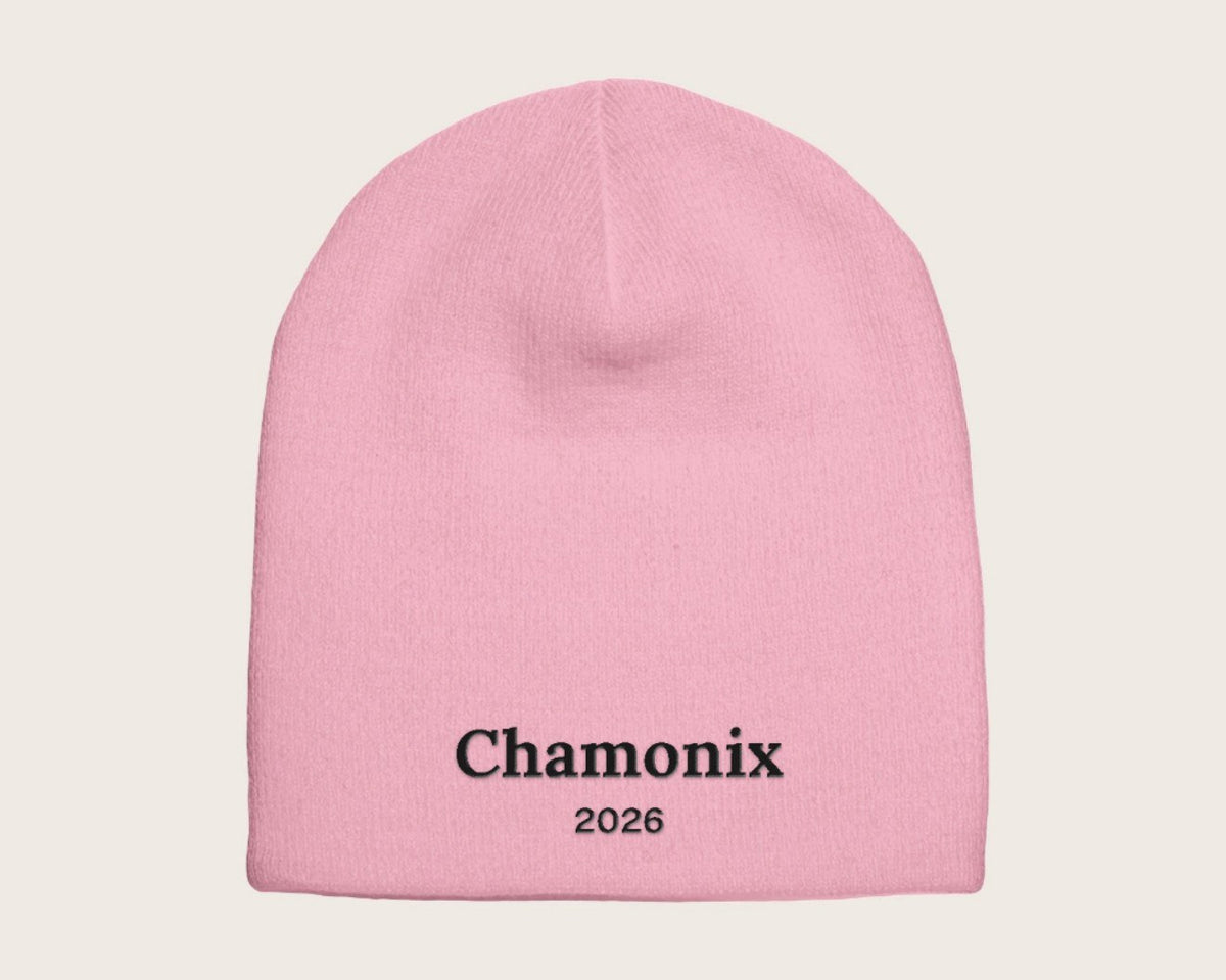 Bonnet brodé ville et année personnalisé – rose pâle