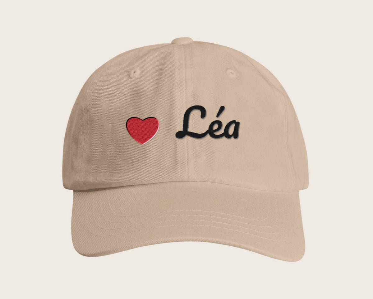 Casquette brodée prénom et petit cœur – sable