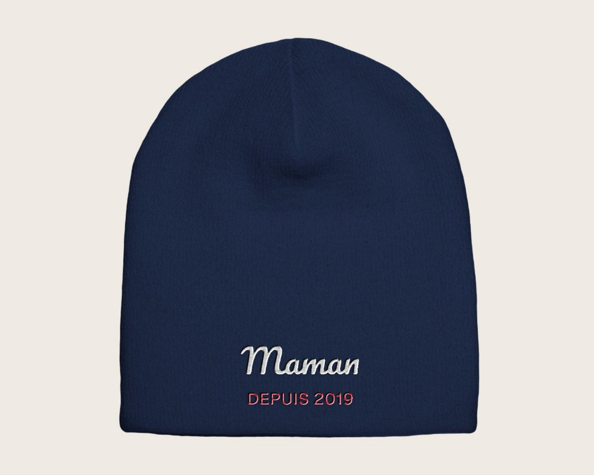 Bonnet brodé « Maman depuis… » personnalisé – marine